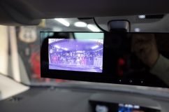 インプレッサのバックミラー型ドライブレコーダー取り付け ほとんど見ることはないでしょうが、液晶も昼間でも確認できます。
