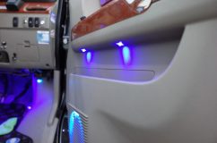 ディアスワゴンのフロントドアのデッドニング施工 以前施工した電源を使ってLEDに増設しました。