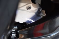  ホイールの間からLEXUSの文字が光って見えます。徐行ぐらいのスピードで走行しているとずっと光って見えます。 