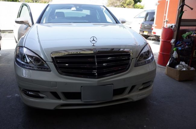   W221メルセデス・ベンツのテールランプ修理・・・なんですが  