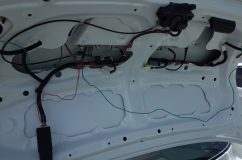 18型クラウンのテールランプ修理2連発(4灯化) 今回の4灯化キットも漏れなく抵抗式でしたので、チップを高輝度タイプのものに打ち替えしました。当店のチップは純正の3倍以上の容量なので、抵抗式でも問題なく使えます。