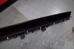  午後2時にご予約のお客様がご来店。RGステップワゴンのスピードメーター修理を依頼いただいた。お客様が脱着済みのため工賃はお値引き。基板は特殊で表示部は普通だが裏がまったく異なる。当店の修理済み在庫基板と交換しても映らなかったため、微調整を行ってなんとか修理完了 