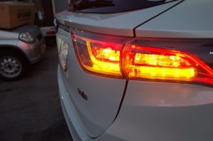 60系ハリアーのヘッドライト＆テールランプの流れるシーケンシャル加工