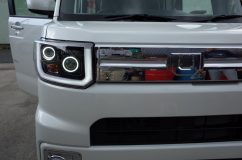 ウェイクのヘッドライトカスタム(ダブルロービーム&イカリング) 当初デザイン的にイカリングはどうかな~と思いましたが、いざ点灯するとなかなかいい!サイバーチックになりました