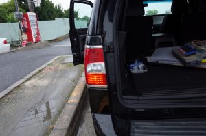 リンカーンナビゲーターのウィンカーハイフラ対策とヒッチメンバー配線キットの取付