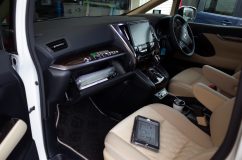 30後期アルファードのキーレス連動型セキュリティの取付(Viper330) 今は配線情報もiPadを使って拾い出します。