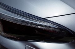 インプレッサーのシーケンシャルLEDテープ施工 スモールアイラインは日中はほぼ見えませんね。