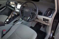 30プリウスのViper330V(キーレス連動セキュリティ)の施工 今回はキーレス連動タイプのセキュリティを取り付けしました。Viperやホーネット等の連動タイプのセキュリティはすべてウィンカー信号を使ってOn/Offしているので、Toyota系のスマートキーだと解除する前にドアをOpenしてしまうことがあります。ドアを開ける際はウィンカー点滅が止まってから開ける必要があります。