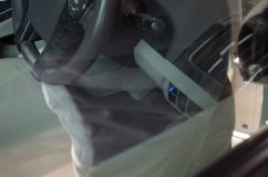 30プリウスのViper330V(キーレス連動セキュリティ)の施工 車外から見たインジケーターランプです。スキャナーでアピールすることもOKですが、こういった感じにさりげないほうが脅威に感じるかもしれません。