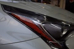 50プリウスのシーケンシャルヘッドライトウィンカー施工 反射板をよく観察すると、スリット状に反射板になっていない場所があります。反射板裏にLEDを配置してもきれいに発光しないので、今回はこのスリット部をうまく使おうと思います。