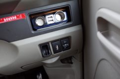 エブリィのナビ取り付け USBポートは現在、中古車購入の際にかなりキーポイントになっているようで、結構依頼の多い施工内容です。