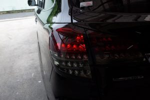 スバル　レガシィのヴァレンティテールランプ修理