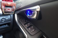  ドアハンドルにもLEDを追加しました。 