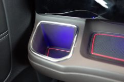GB5型フリードのインパネ類LED打ち替え(色替え) ここはお得意のドリンクホルダーイルミです。