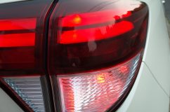 ヴェゼルのヘッドライト&テールランプシーケンシャルウィンカー化 もともとウィンカーが入っていた場所にブレーキ球をインストール