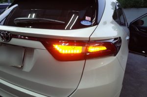 ６０ハリアー後期型のシーケンシャルテール施工