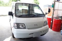  新車のボンゴです。この形になってからはや20年近く経過しようとしていますが、まだまだ現役バリバリです。 