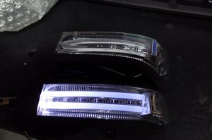 ヴァレンティのドアミラーウィンカー修理