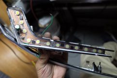 インプレッサのアクセサリライナー加工 きれいにLEDを配置・固定することで、LEDの耐久性は格段にアップします。