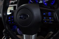 レヴォーグのスピードメーター&エアコンパネルのLED打ち換え ステアリングも青色にしました。