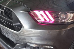 フォードマスタングのヘッドライト加工（Diode Dynamics）取り付け