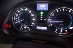  きれいな真っ白。たしかに全て白すぎて針がわかりにくいですね～ 