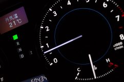  このレクサスのあるあるで、メーター針のLEDが球切れします 