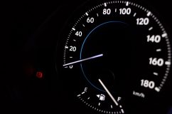  この小さな針に4発もLEDが使われているのです 
