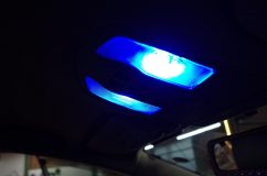  室内灯はブルーに統一しました。 