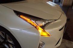 50プリウスのヘッドライトシーケンシャルウィンカー加工~千葉より 純正ウィンカーから後方へ伸びるように発光します。