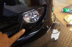 E90 BMWのリングLED化とフォグHID化 フォグユニットがグラグラしているということで、HID化ついでに改善してほしいということでした。