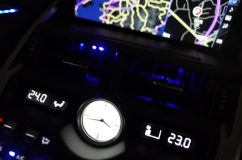 NX300h F Sportsのエアコンパネル他LED打ち替えとエアコン吹出口LED埋め込み エアコン吹出口にLEDを埋め込み、空気を遮断すると光も遮断されるようにしました。