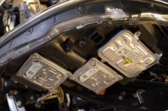 W221Mercedes-Benzのシーケンシャル化 このコンピューターが曲者です。DEPO等の社外ヘッドライトは解析済みなのですが、ベンツ純正は今回が初めてで、故障のリスクをお客様に説明して今回は保留ということになりました。