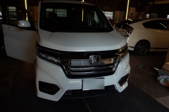 SPADA HYBRID B・Honda SENSING ステップワゴンのシーケンシャルアイライン施工 SPADA HYBRID B・Honda SENSING ステップワゴンのシーケンシャルアイライン施工