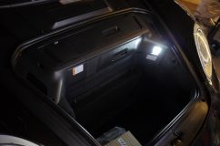 Porche ケイマンのヘッドライト&テールランプ交換 室内灯類はすべてキャンセラー内蔵タイプのLEDを使用します。