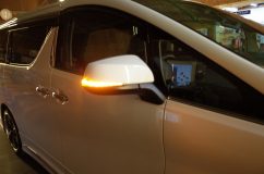 30後期アルファードのシーケンシャルミラーウィンカー取り付け ウィンカーもかなり明るいです。