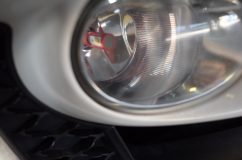  角度調整機能付きでしたが今回はそのままで取り付けOK。LEDは左右に向くのが正解 