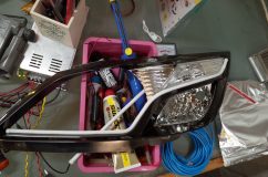 エクシーガのヘッドライトシリコンチューブアイライン加工 あとは接着剤と両面テープでシリコンチューブを固定すればOKです。