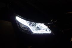 エクシーガのヘッドライトシリコンチューブアイライン加工 白いアイラインがかなり良い感じに仕上がりました。