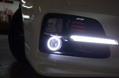 レヴォーグのフォグイカリング加工&RGBモノアイインストール イカリング光っちゃうと、明るすぎてそれ以外見えなくなります。
