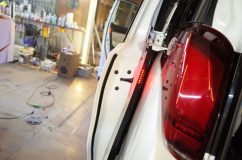 30後期アルファードのLEDカスタム~ スライドドアにも配置しました。