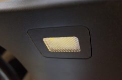 30後期アルファードのLEDカスタム~ アクリルを使用してきれいに収めています。