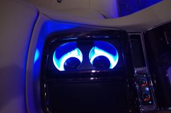 30後期アルファードのLEDカスタム~ ドリンクホルダーはアクリルタイプを選択しました。
