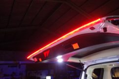 30後期アルファードのLEDカスタム~ リアゲートには赤色LEDを間接的に配置します。