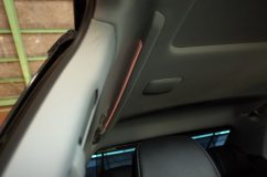  この電球色のLEDをブルーに打ち替えします。 