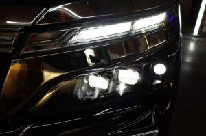 80VOXYのヘッドライト加工＆室内パネル類LED打替え