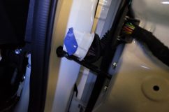 CX5の室内照明LEDの追加加工 CX-5はドアの配線がコネクタータイプ。配線の増設は専用のターミナルがないとかなり大変です。