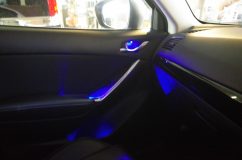 CX5の室内照明LEDの追加加工 定番の3箇所に5mm砲弾を配置。設置場所に気をつけないと目に入ると眩しくなります。