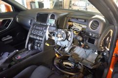 LB WORKS コンプリート GT-Rのスピードメーター修理 スピードメーターを外すだけでステアリング周り全部をバラさないといけません
