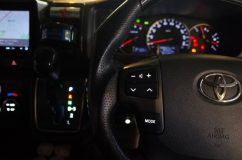200系ハイエース4型のエアコンパネル他スイッチ類のLED打ち替え 4型以降はステアリングスイッチが標準装備。